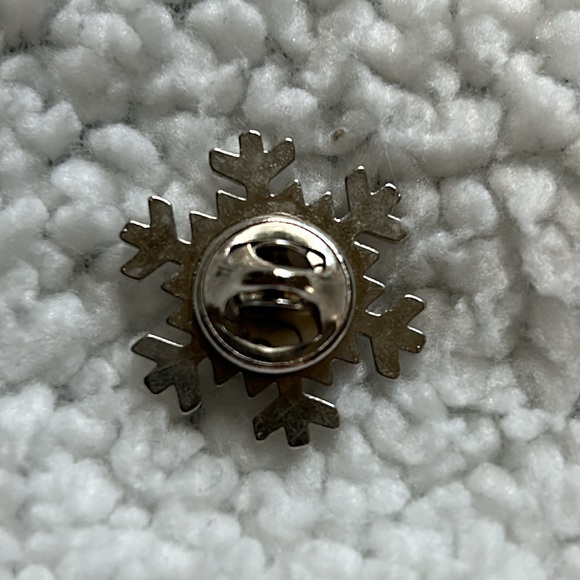 Vtg Snowflake Ski Pin - Picture 3 of 6